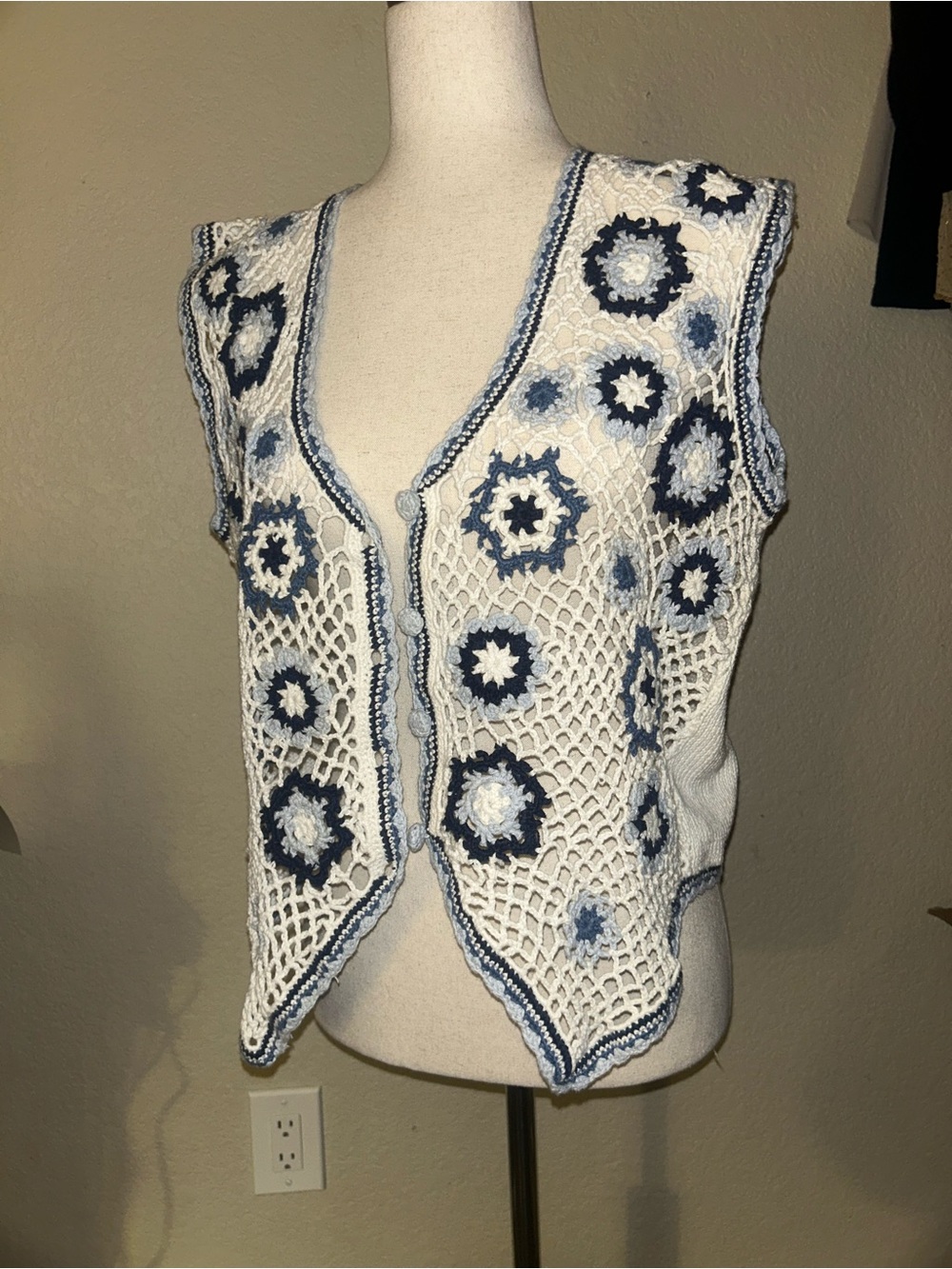 Vintage Crochet Floral Openwork Vest in White and Navy